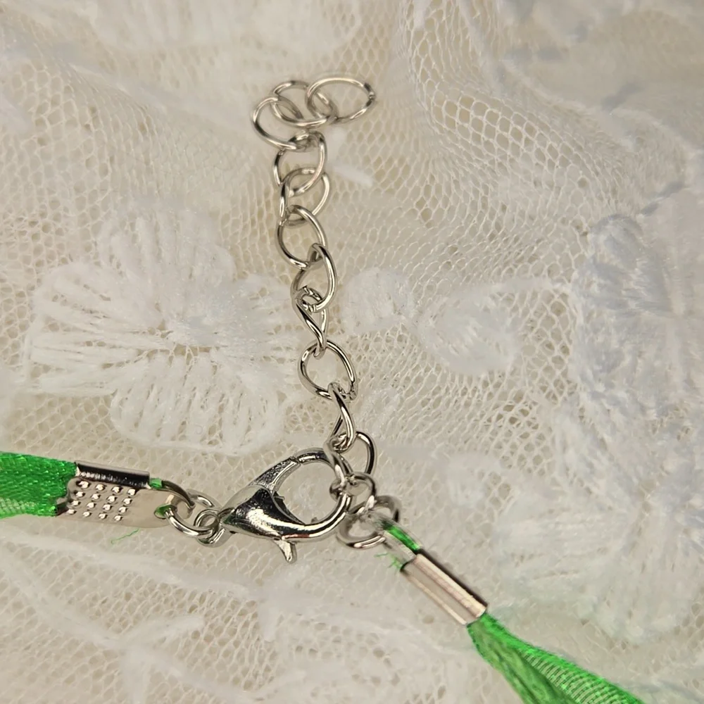 Elegant Green Butterfly Ribbon Pendant Necklace - Picture 4 of 4